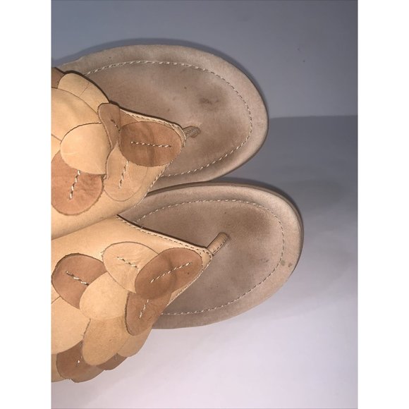 Clarks Artisan Petal Leaf Leather Flip Flop Sandals Sz 9 Tan Brown FLAW - Picture 10 of 12